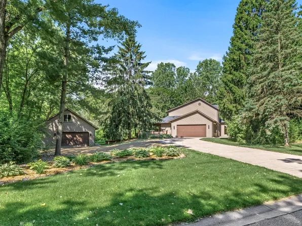 4572 Wild Canyon Dr, Woodbury, MN 55129
