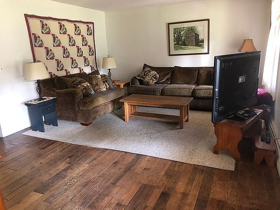 1st floor Living Room