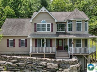 312 Reagan Dr, East Stroudsburg, PA 18301