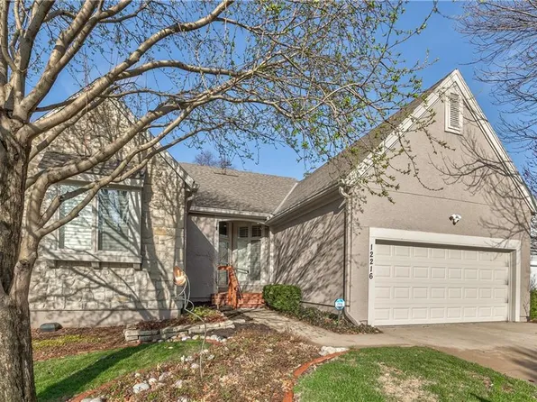 12216 England St, Overland Park, KS 66213