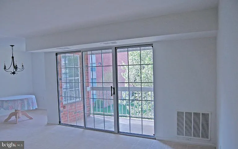 1933 Wilson Ln #301 — Photo 7