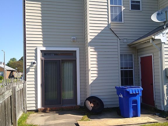 3rd image of 5613 Rivermill Cir #1