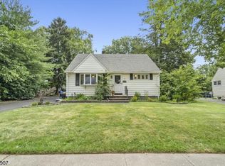 1259 Revoir Dr, Rahway, NJ 07065