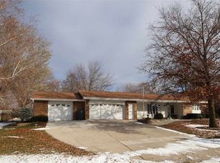 122 Morningside Dr, Norfolk, NE 68701