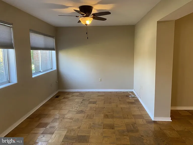 33 Stonehenge Cir #3 — Photo 12