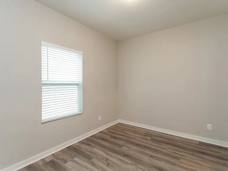 1048 Joselynn Dr — Photo 15