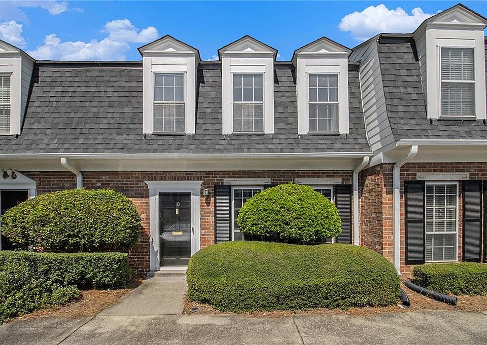 1st image of 10 Newport Pl NW