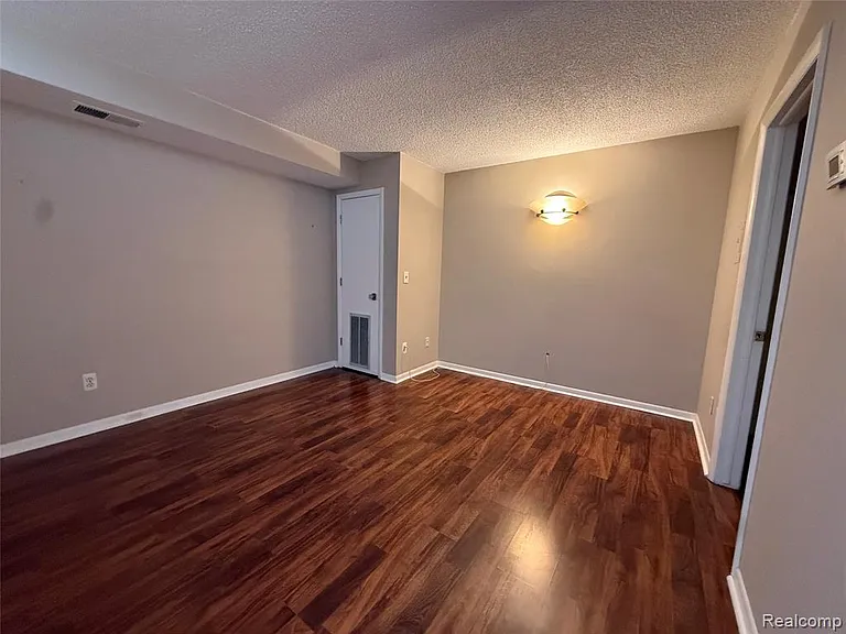 411 S Old Woodward Ave #913 — Photo 5