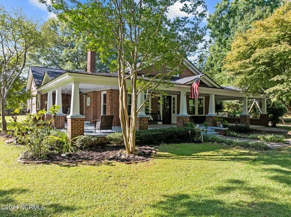 8100 Nc 42 Hwy E, Selma, NC 27576