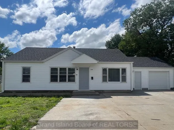 724 S Vine St, Grand Island, NE 68801