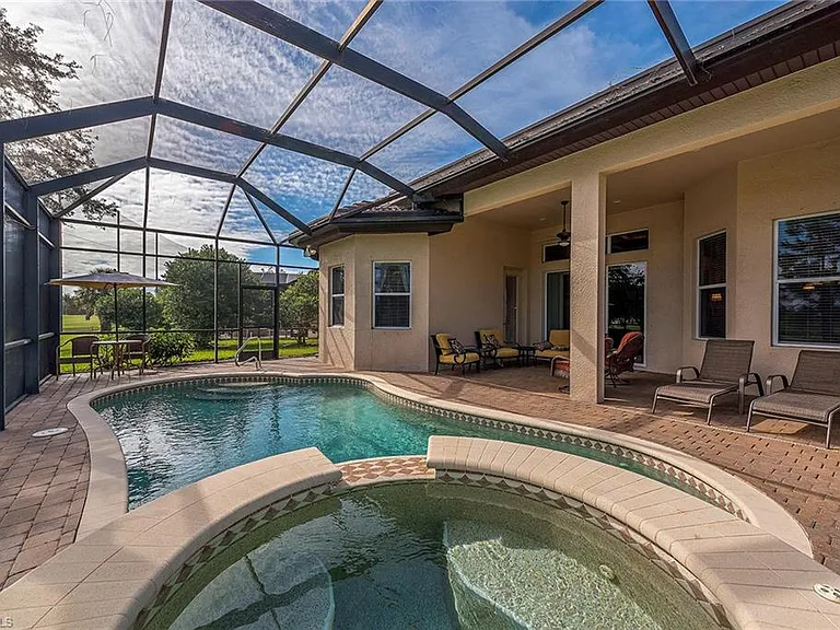 7812 Valencia Ct — Photo 11