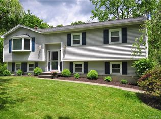 9 Shelley Rd, Bethel, CT 06801