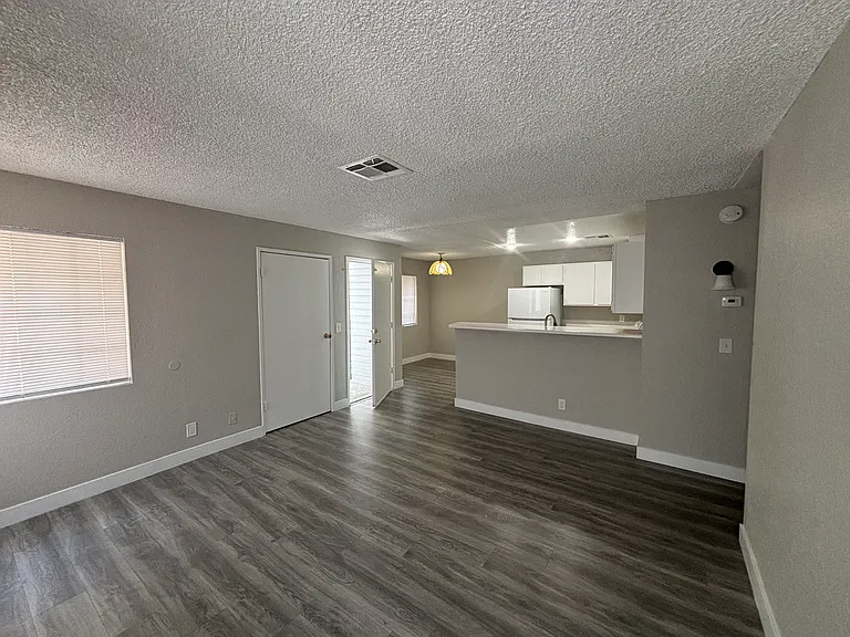 4210 E Tonopah Ave #206 — Photo 1