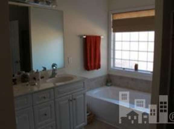 5th image of 821 Saint Vincent Dr