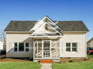 707 E Divine St, Dunn, NC 28334