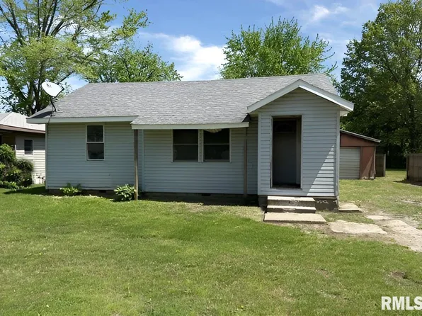 414 Penfield St, Odin, IL 62870