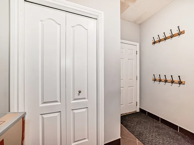 409 W Lakeview Dr — Photo 19