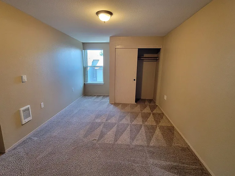South Vista Apartments — Photo 24