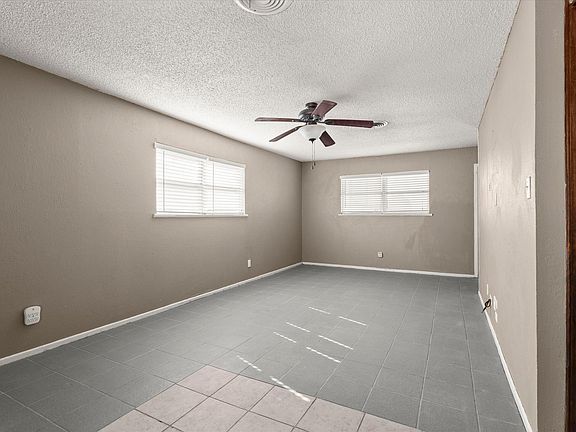 4th image of 327 Cherry St