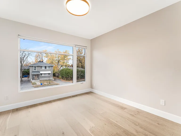 847 Woodroffe Ave #A — Photo 14