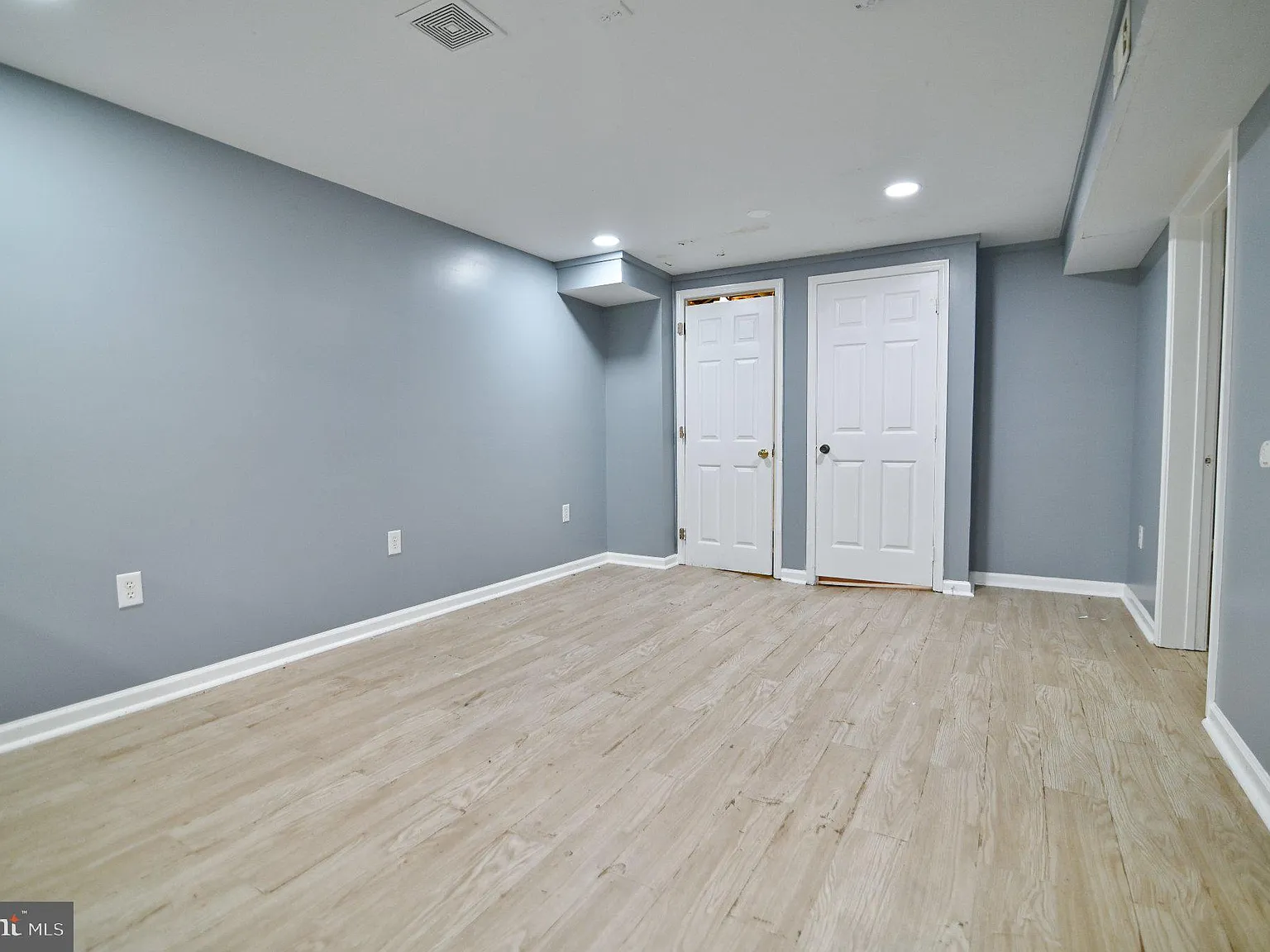 2 bed, 1.0 bath, 921 sqft, $1,200 — Photo 4