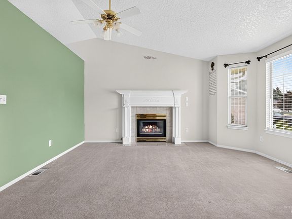 5th image of 1209 Cattail St