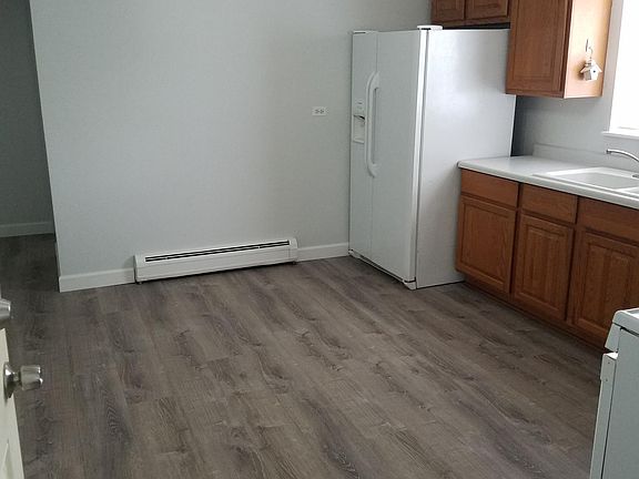 3rd image of 217 Kazwell St APT 4