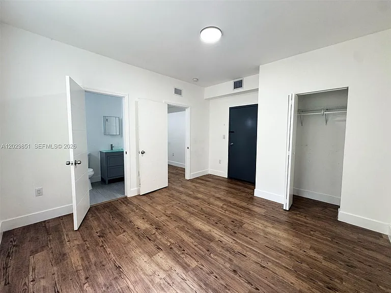 321 SW 9th Ave #4 — Photo 10