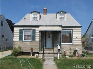 960 Cloverlawn Blvd, Lincoln Park, MI 48146
