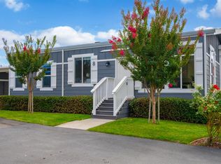8 Oakwood Drive, Petaluma, CA 94954