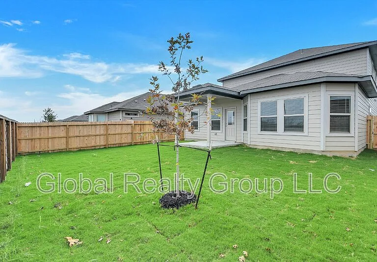 1247 Meyers Mdw — Photo 3
