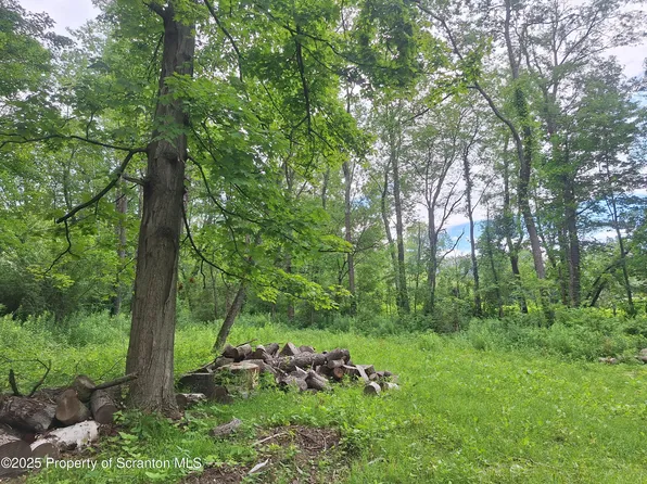 Ackerly Rd, Clarks Summit, PA 18411