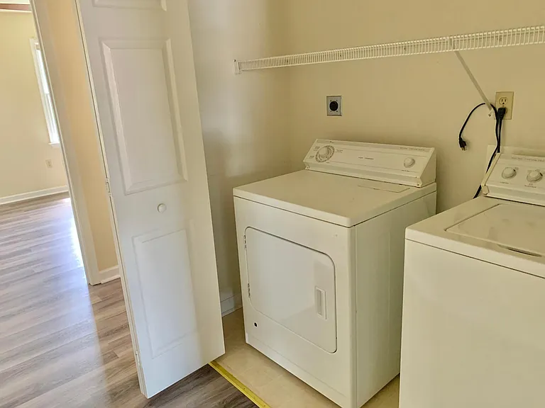 4069 Darius Dr — Photo 22