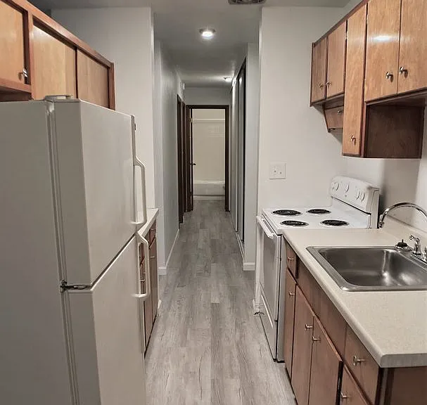 Edgemont Apartments — Photo 14