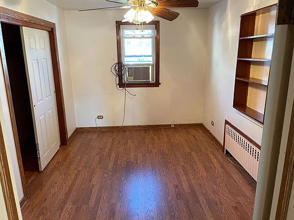 2nd image of 215 Karsey St APT 1