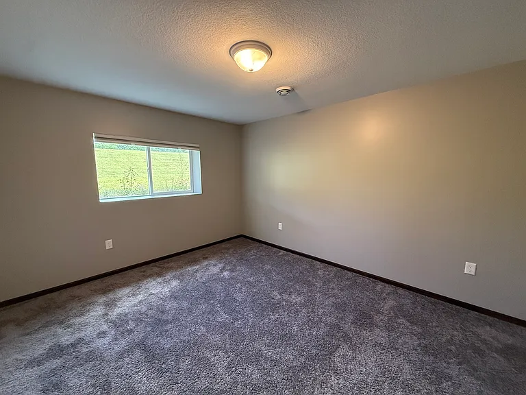 1933 Southridge Ave #1 — Photo 6