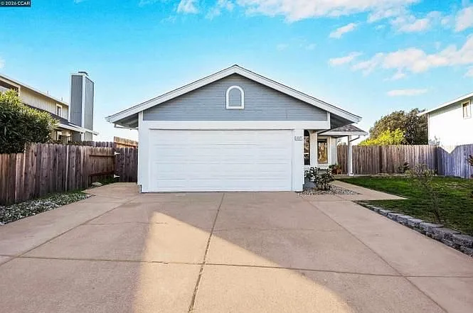 237 Starboard Dr — Photo 2
