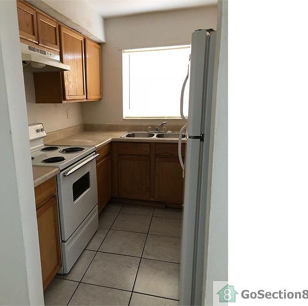 1st image of 842 NW 1st Ave APT 1