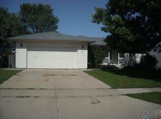 3912 E 3rd St, Sioux Falls, SD 57103