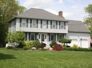 11 Briarwood Rd, Norfolk, MA 02056