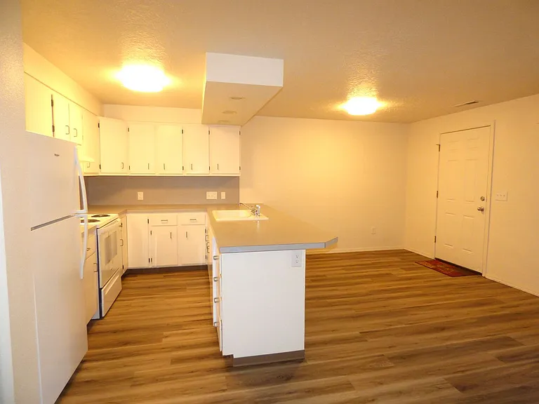 3974 Liberty Rd S — Photo 10