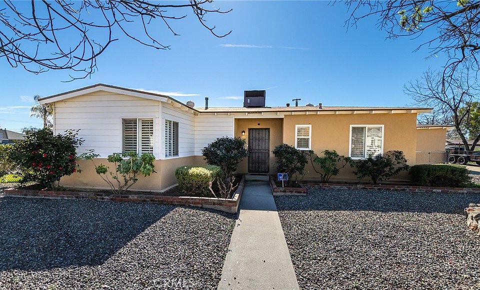 1st image of 3275 Garden Dr