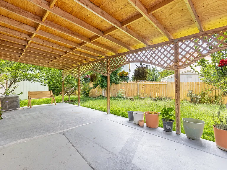 5702 Sunrise Laurel — Photo 33