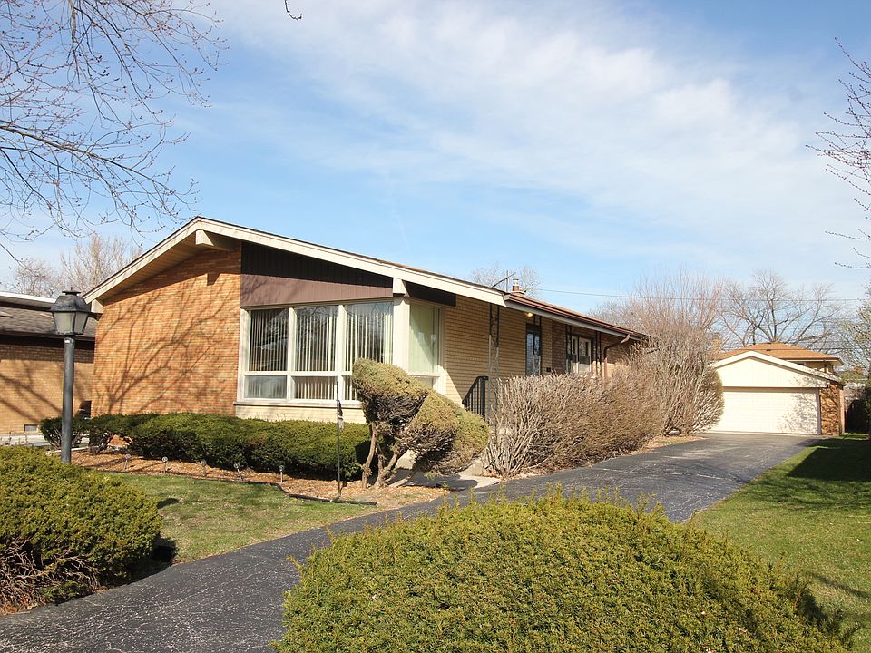 1st image of 10417 Laramie Ave