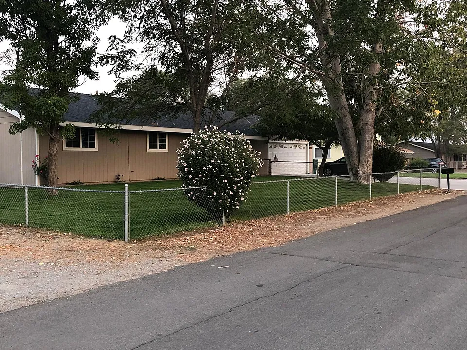 869 Whitney Way