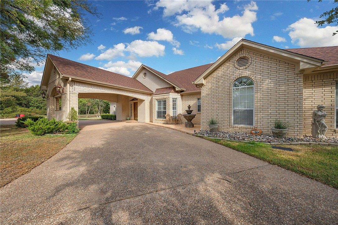 396 Cresthill Cir, Valley Mills, TX 76689 | Zillow