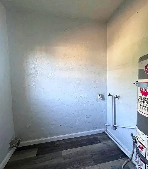 1112 Barberry Ln #6 — Photo 6