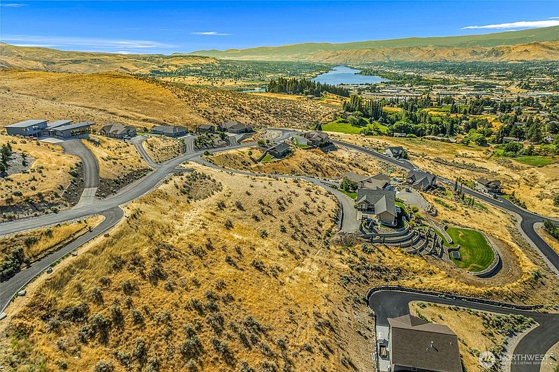 5th image of 3775 Sky Crest Lane