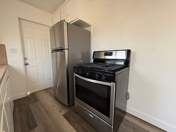 3rd image of 568 W Wilson Ave APT A