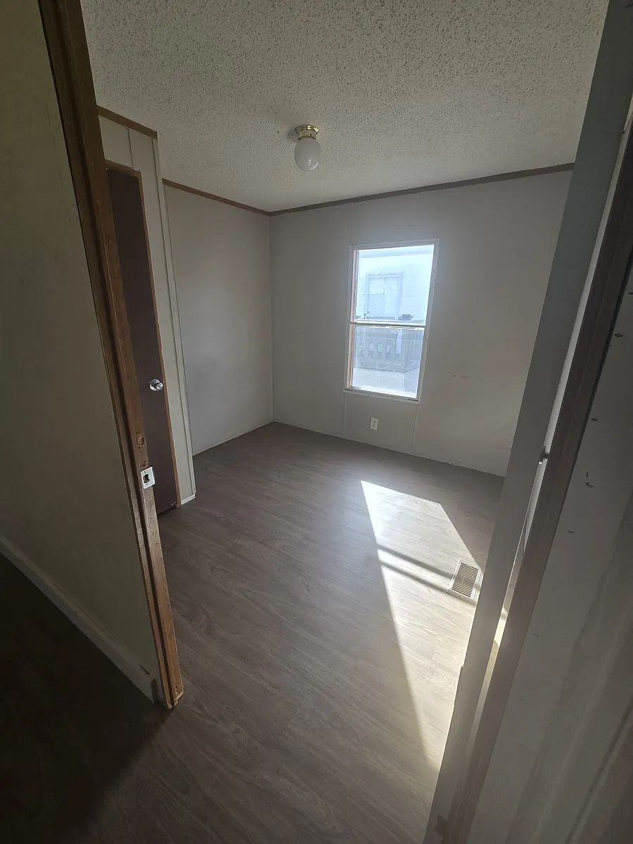Building Photo - 602 S Vista Ln #30